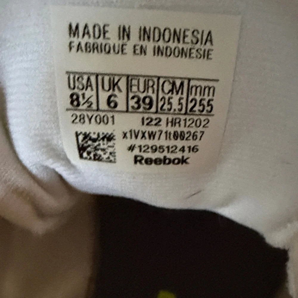 Reebok Classic White Sneakers - Picture 6 of 9